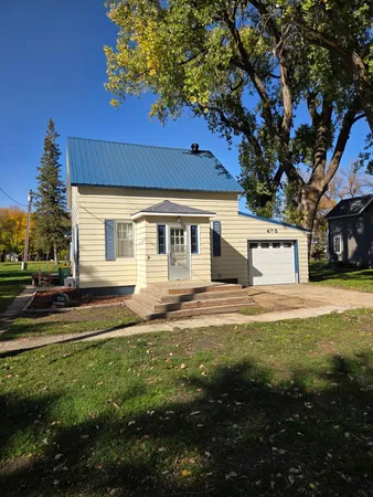 $149,900 | 405 1st Avenue East, Abercrombie, ND 58001