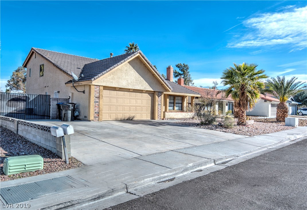 1816 Nuevo Road Henderson, NV 89014 - Photo 3 of 34 Gallery Image 3