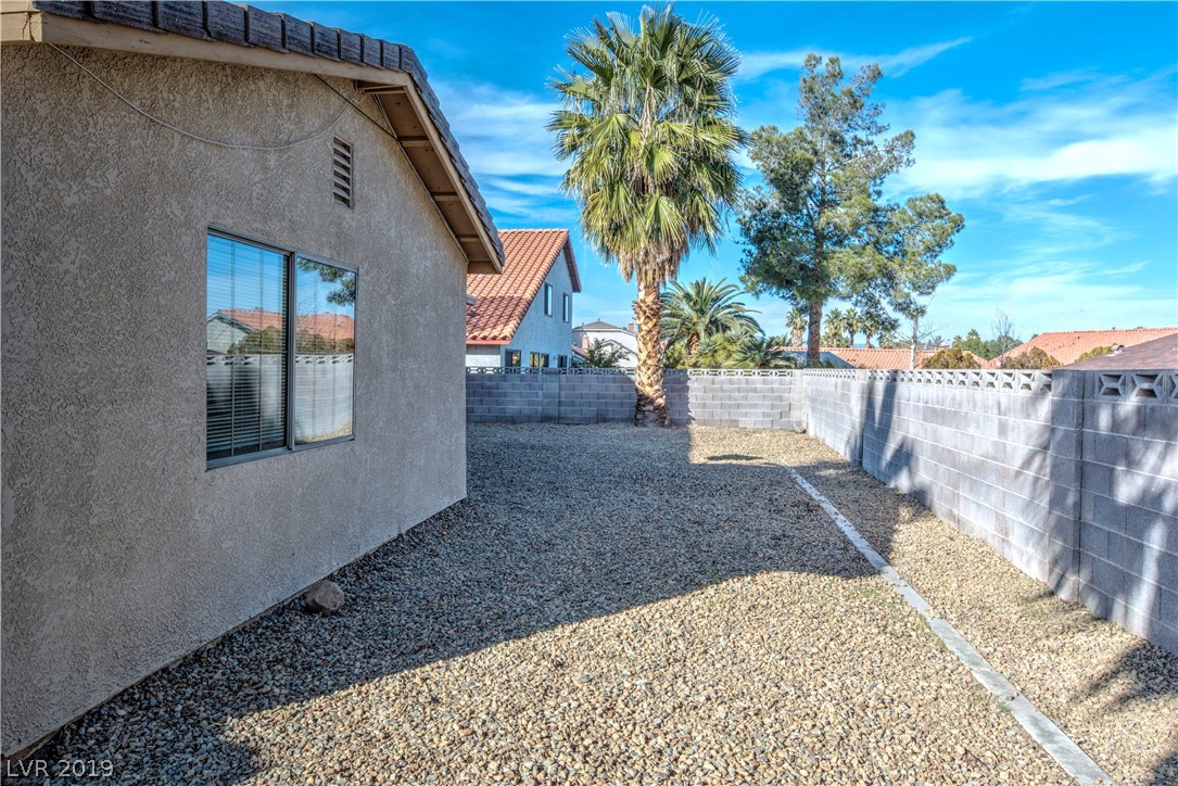 1816 Nuevo Road Henderson, NV 89014 - Photo 4 of 34 Gallery Image 4