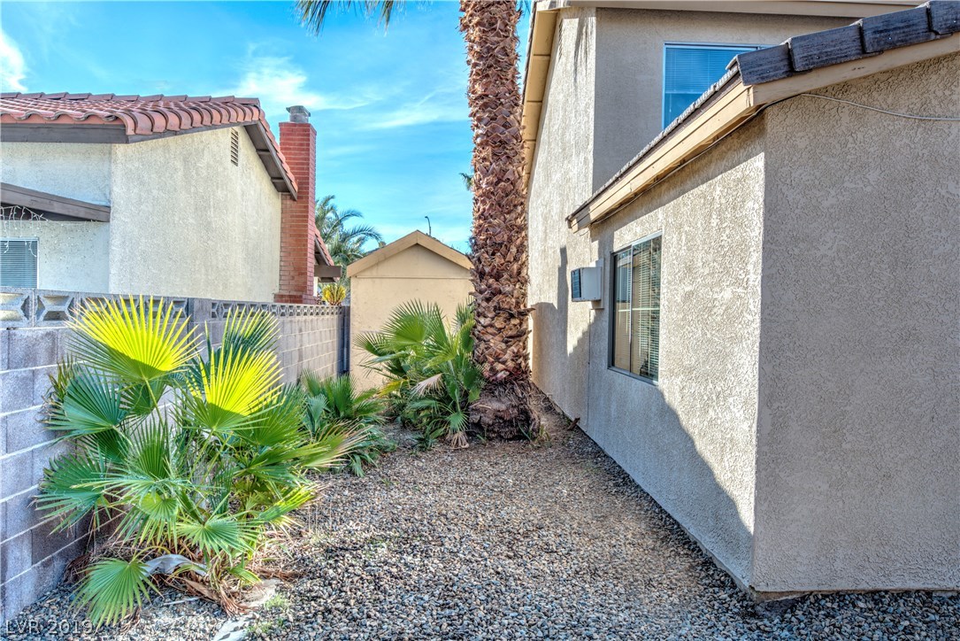 1816 Nuevo Road Henderson, NV 89014 - Photo 5 of 34 Gallery Image 5