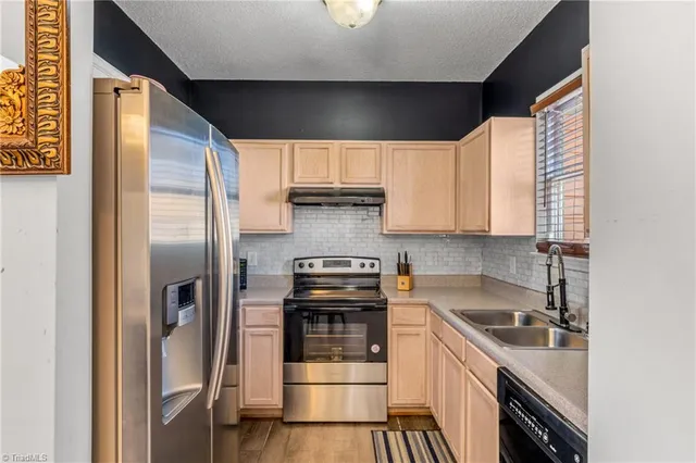 $249,900 | 615 Old Heritage Trail, Greensboro, NC 27401