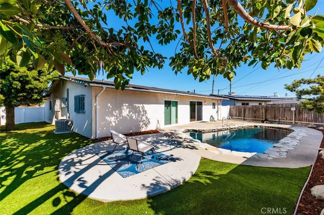 $1,195,000 | 7901 Rhine Drive, Huntington Beach, CA 92647