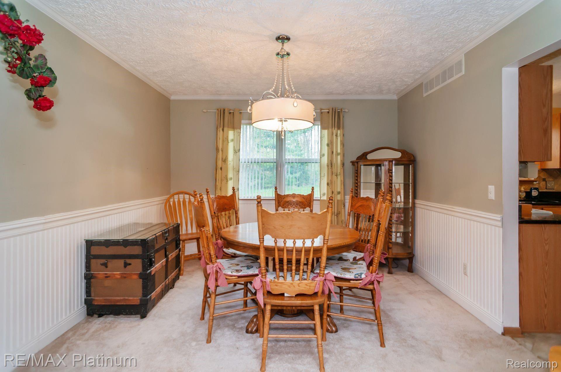 727 North Hacker Road Howell, MI 48843 - Photo 8 of 28 8.jpg