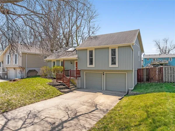 $310,000 | 1743 West Normandy Drive, Olathe, KS 66061