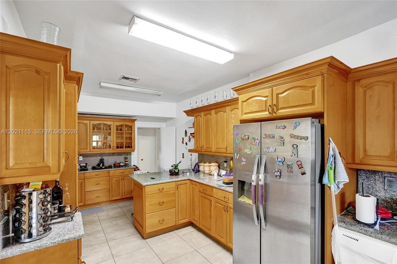 2024 Alton Road Miami Beach, FL 33140 - Photo 5 of 37