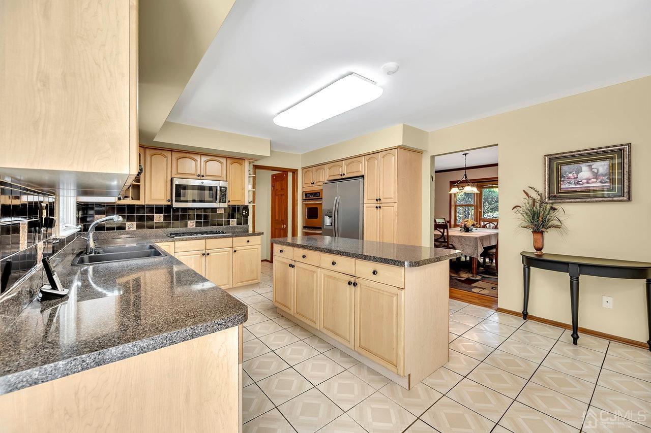22 Cook Road East Brunswick, NJ 08816 - Photo 14 of 41 Gallery Image 14
