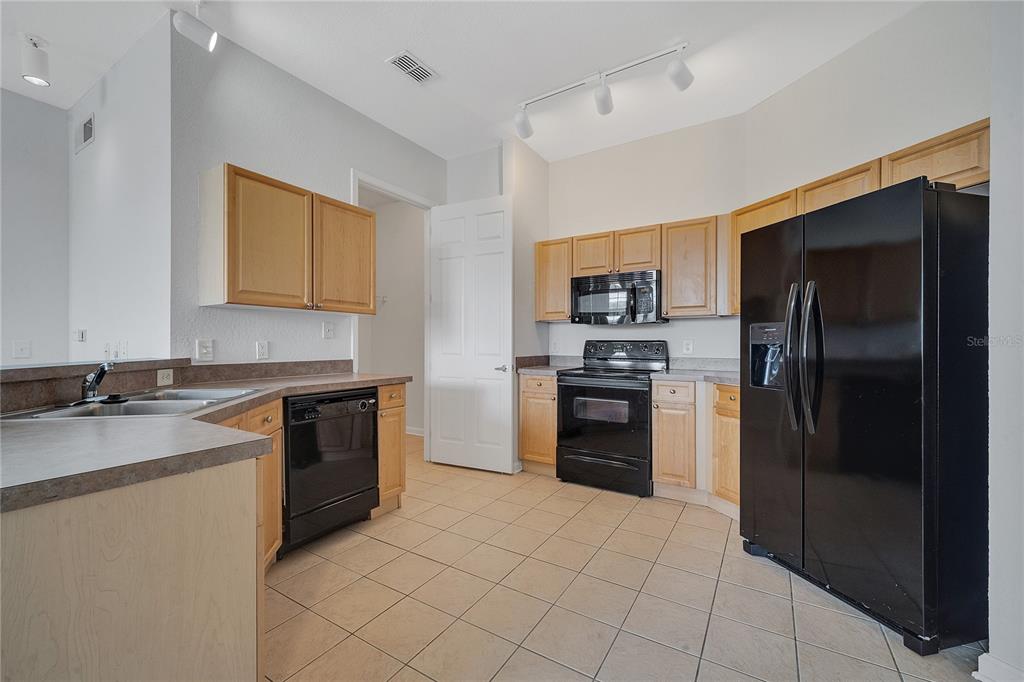 817 Terrace Ridge Circle, Unit 817 Davenport, FL 33896 - Photo 6 of 31