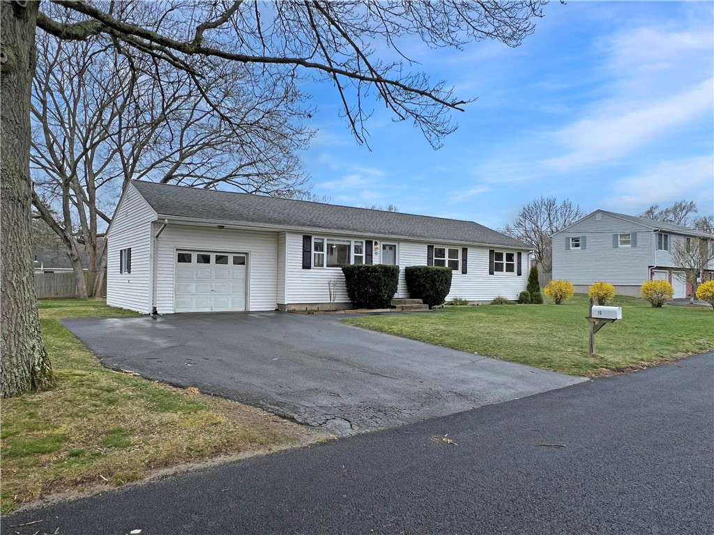 10 Longfellow Drive Coventry, RI 02816 - Photo 3 of 18