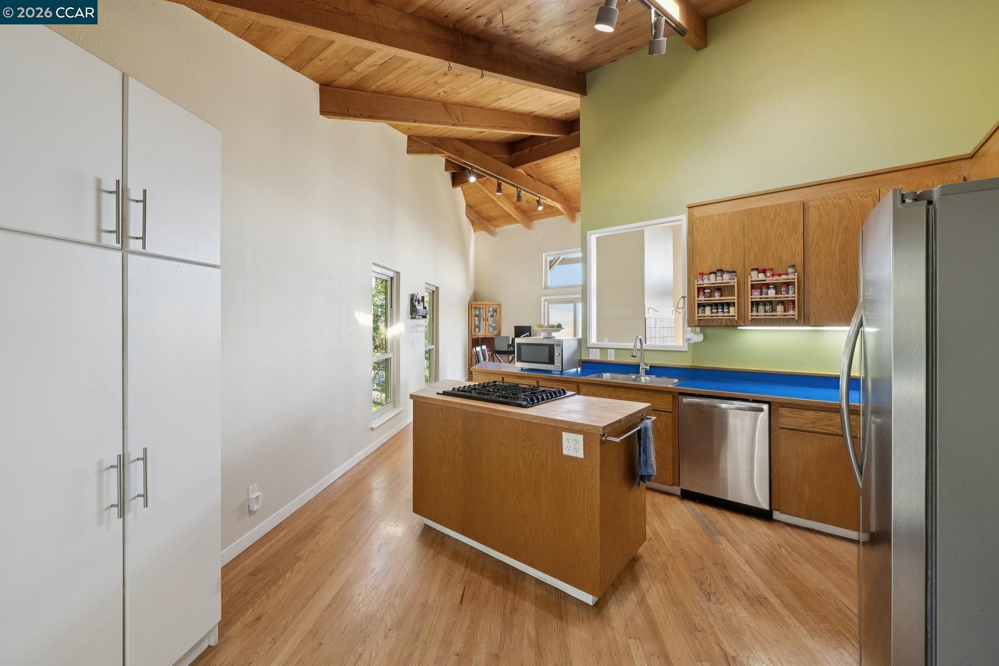 66 Bridge Road Novato, CA 94945 - Photo 13 of 51