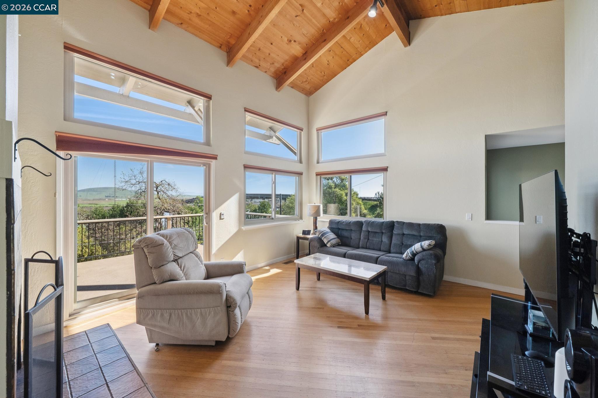 66 Bridge Road Novato, CA 94945 - Photo 8 of 51