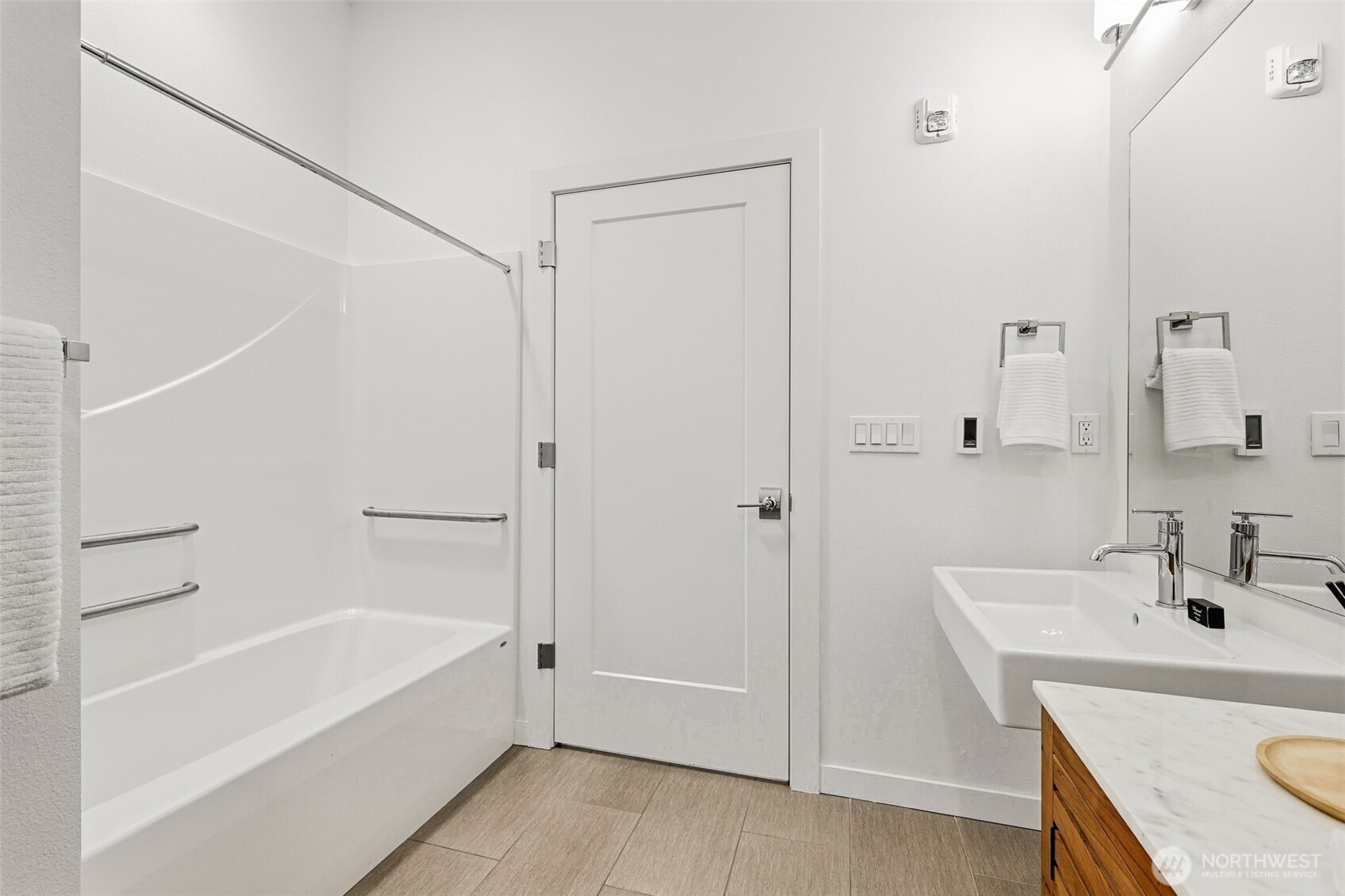 1498 Northwest 75th Street Seattle, WA 98117 - Photo 15 of 24