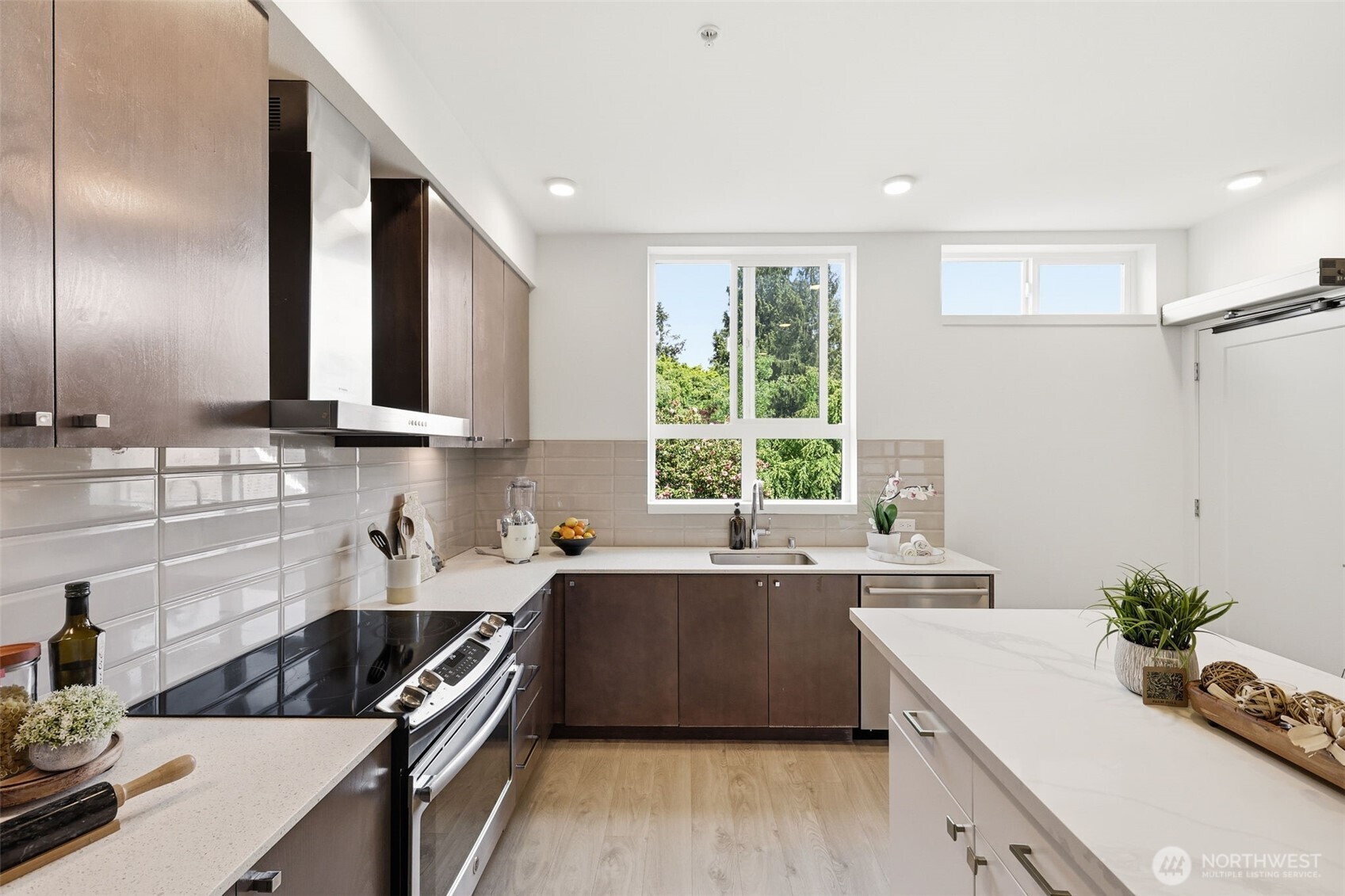 1498 Northwest 75th Street Seattle, WA 98117 - Photo 7 of 24