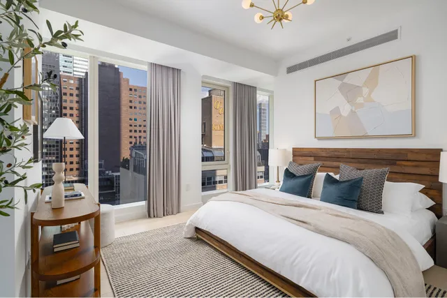 $2,370,000 | 138 East 50th Street, Unit 28A | Midtown East