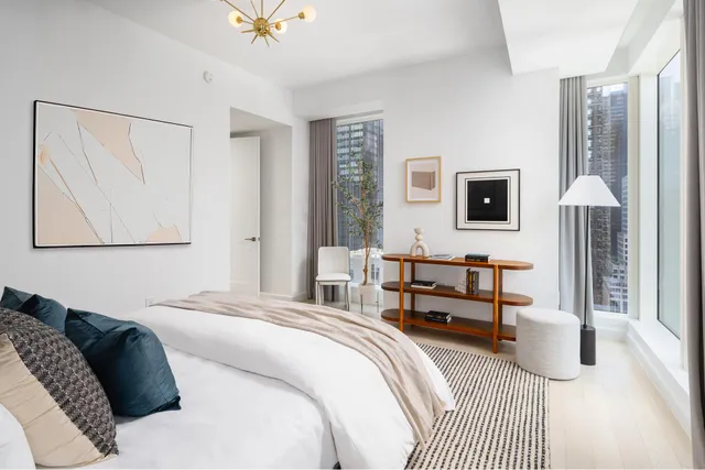 $2,370,000 | 138 East 50th Street, Unit 28A | Midtown East
