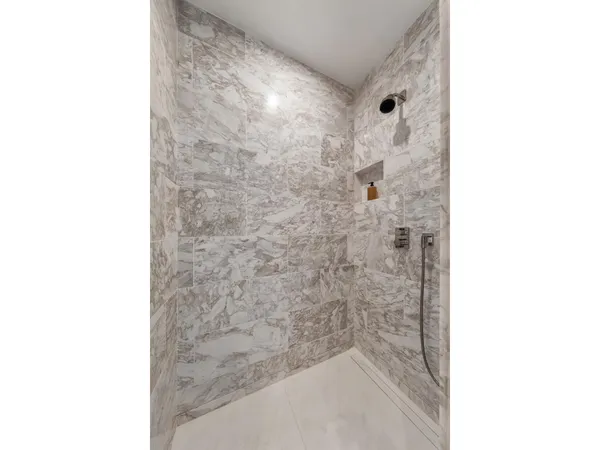 $1,995,000 | 138 East 50th Street, Unit 28A | Midtown East