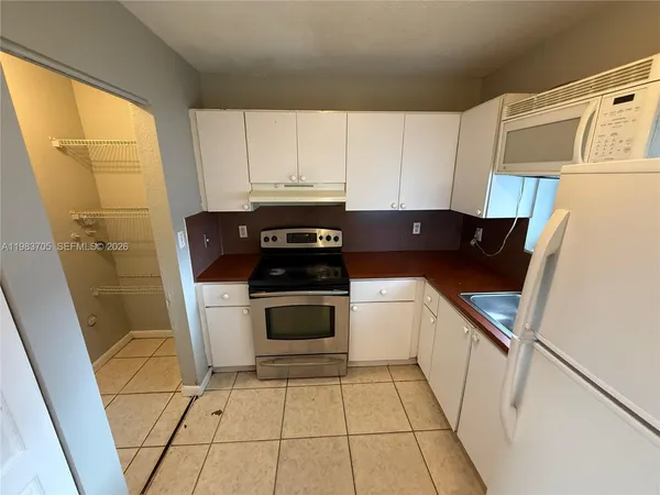 $1,700 | 2722 Northwest 22nd Court, Unit 2, Miami, FL 33142