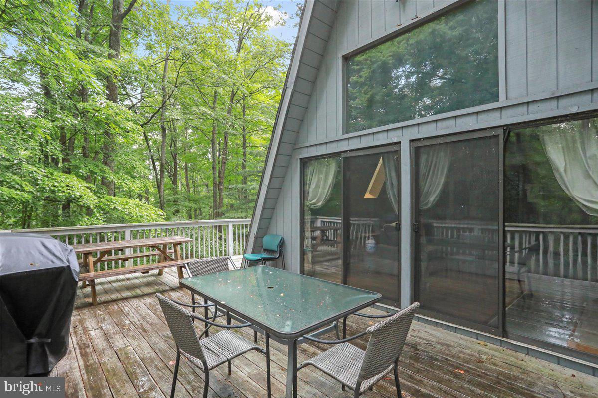 13 Mountainside Loop Berkeley Springs, WV 25411 - Photo 13 of 57