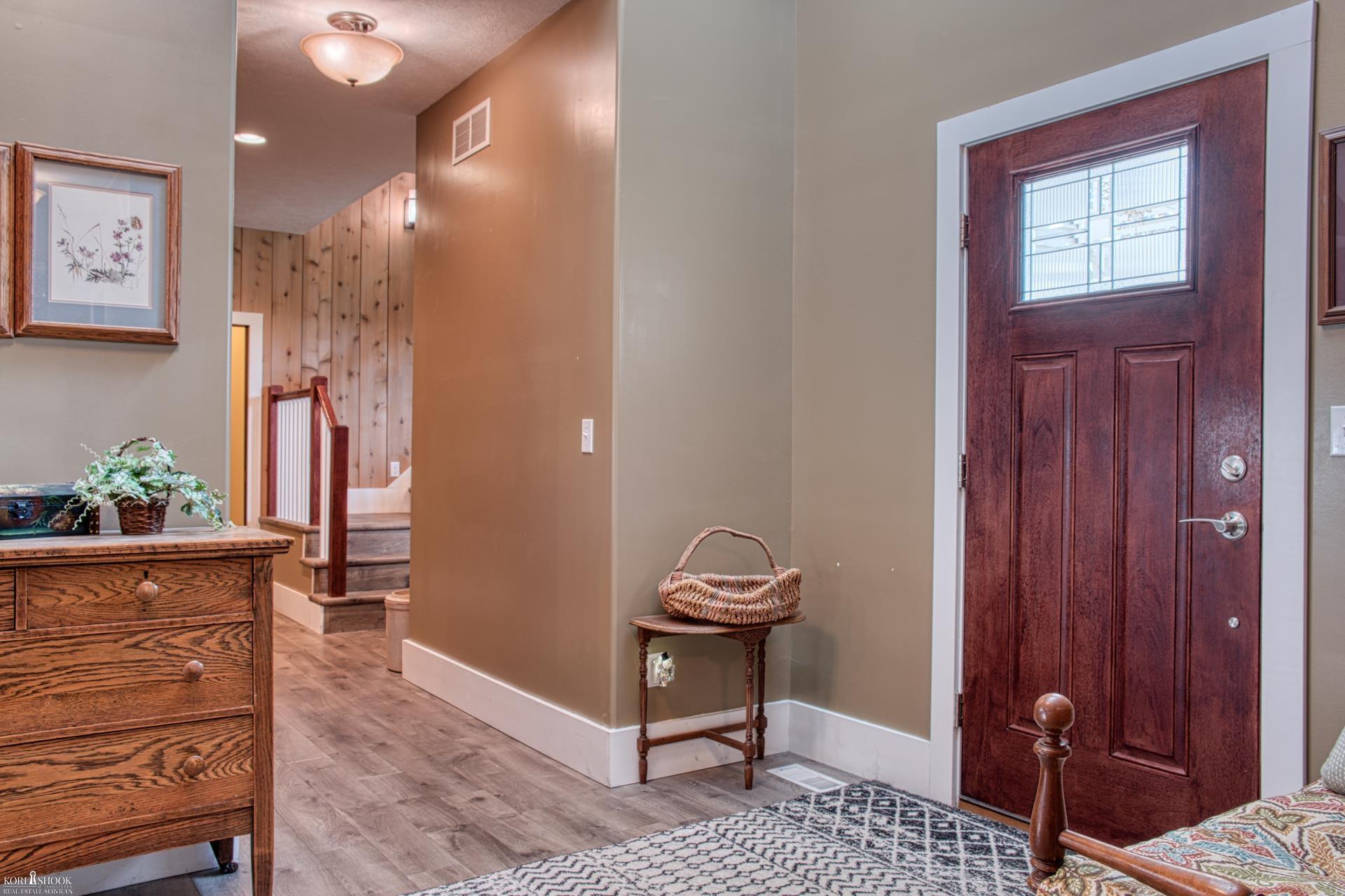 845 North Hintz Road Owosso, MI 48867 - Photo 17 of 60 50178262-942c73b9-facf-4c42-9b07-b3a00dd6b05f.JPG