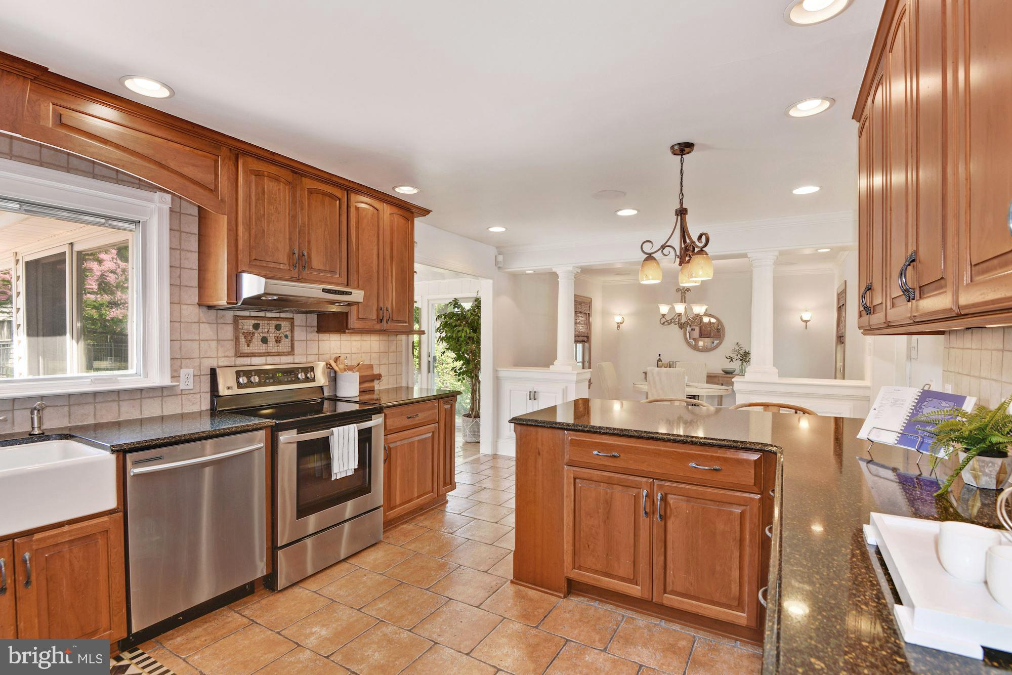 291 Halsey Road Annapolis, MD 21401 - Photo 15 of 42 All stainless steel appliances!