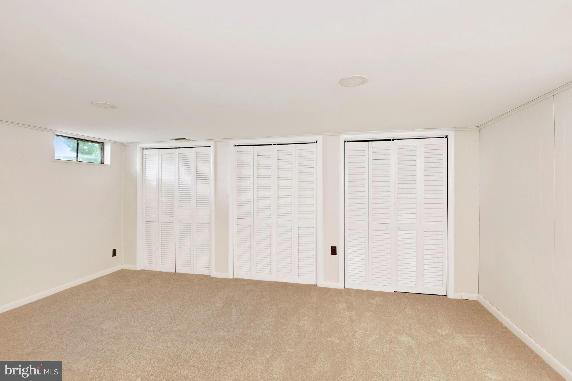 291 Halsey Road Annapolis, MD 21401 - Photo 31 of 42 The perfect play room or rec room!