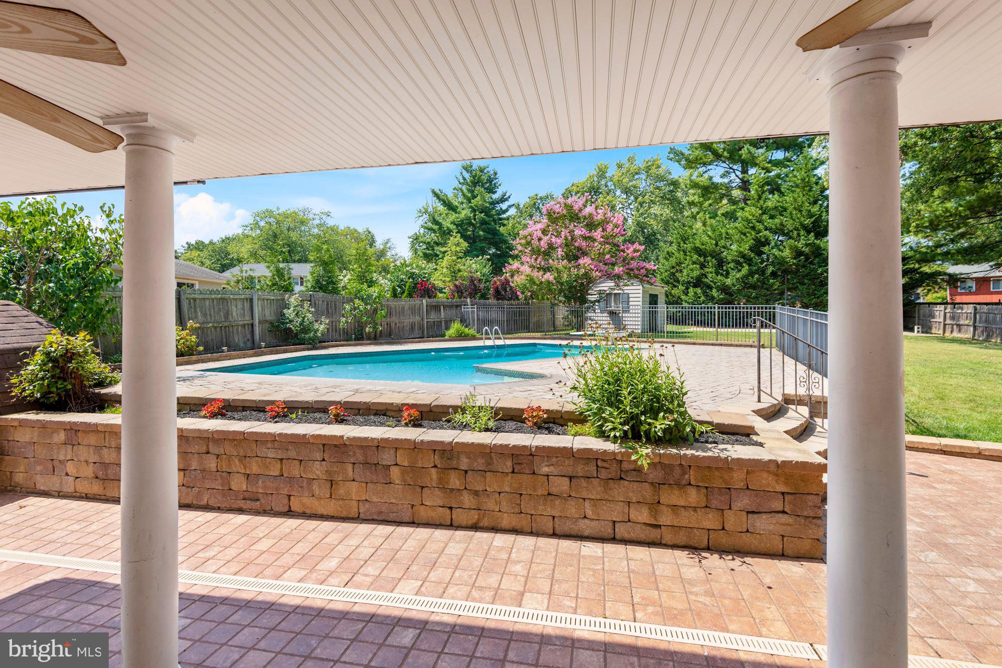 291 Halsey Road Annapolis, MD 21401 - Photo 32 of 42 Shade or sunshine? The choice is yours!
