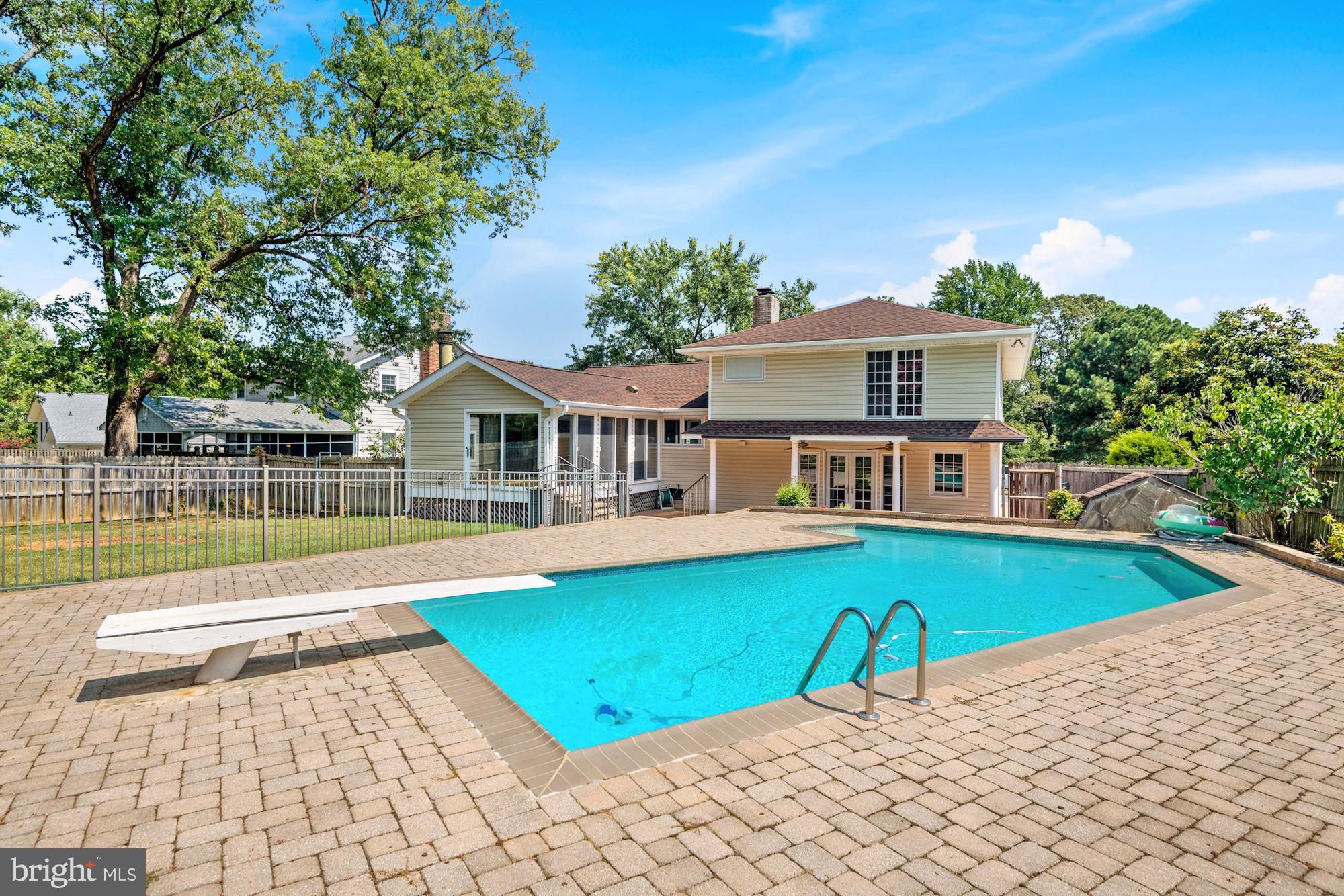 291 Halsey Road Annapolis, MD 21401 - Photo 33 of 42 The pool of your dreams! Cannonballs await!!