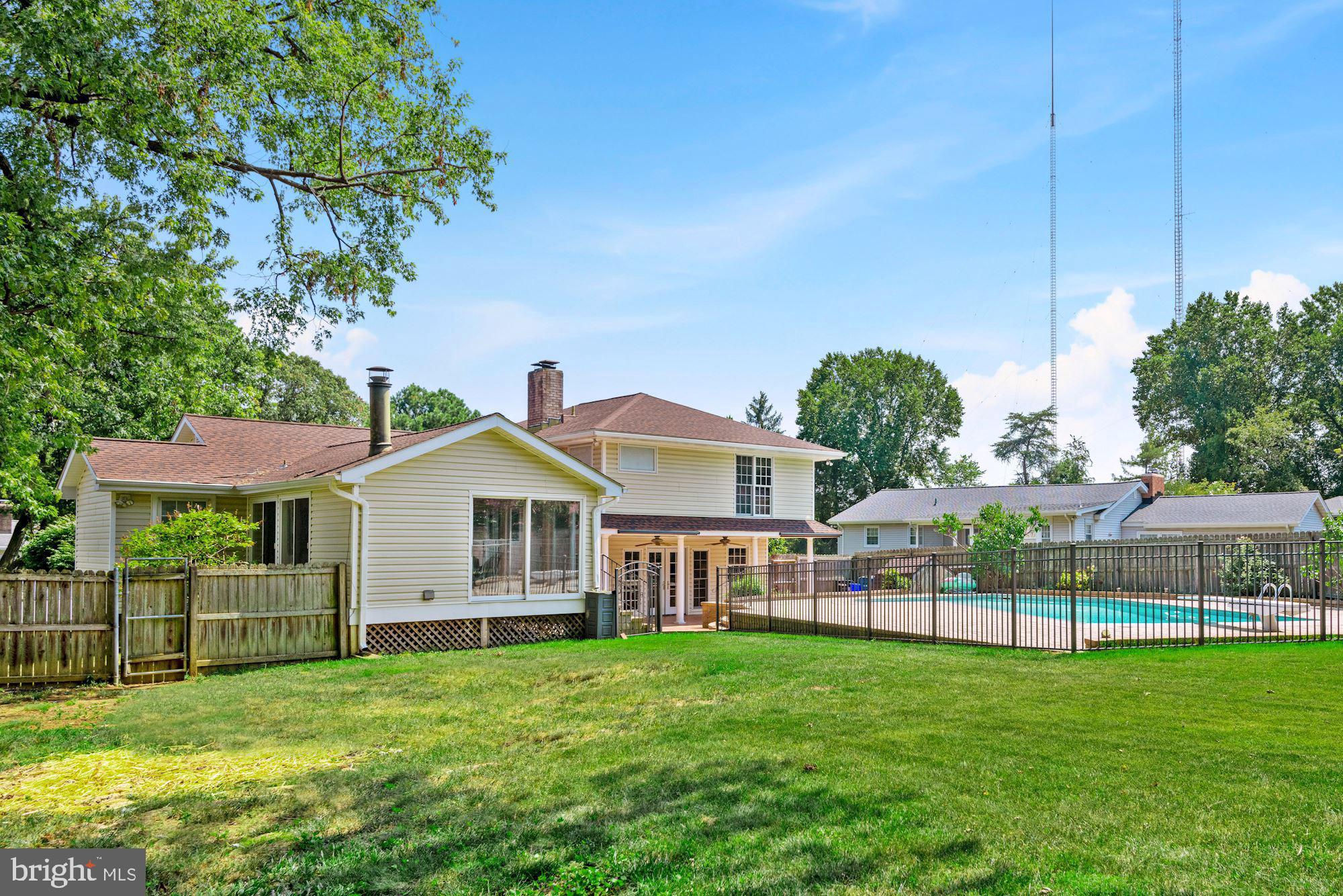 291 Halsey Road Annapolis, MD 21401 - Photo 34 of 42 A huge , fully fenced yard AND a pool!