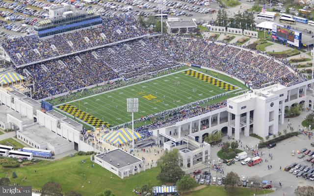 291 Halsey Road Annapolis, MD 21401 - Photo 36 of 42 Navy football right around the corner!