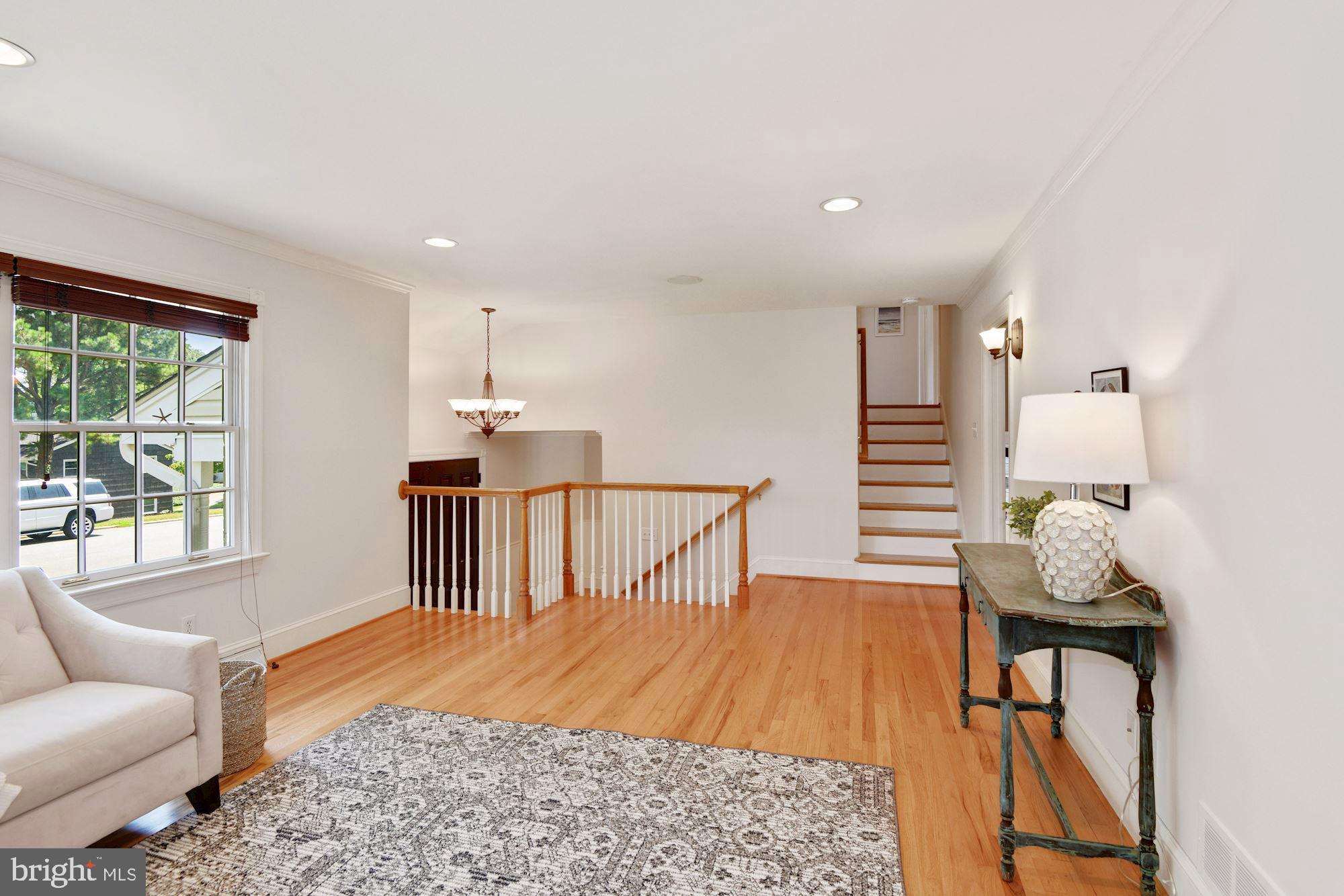 291 Halsey Road Annapolis, MD 21401 - Photo 9 of 42 Primary level living space with hardwood floors.