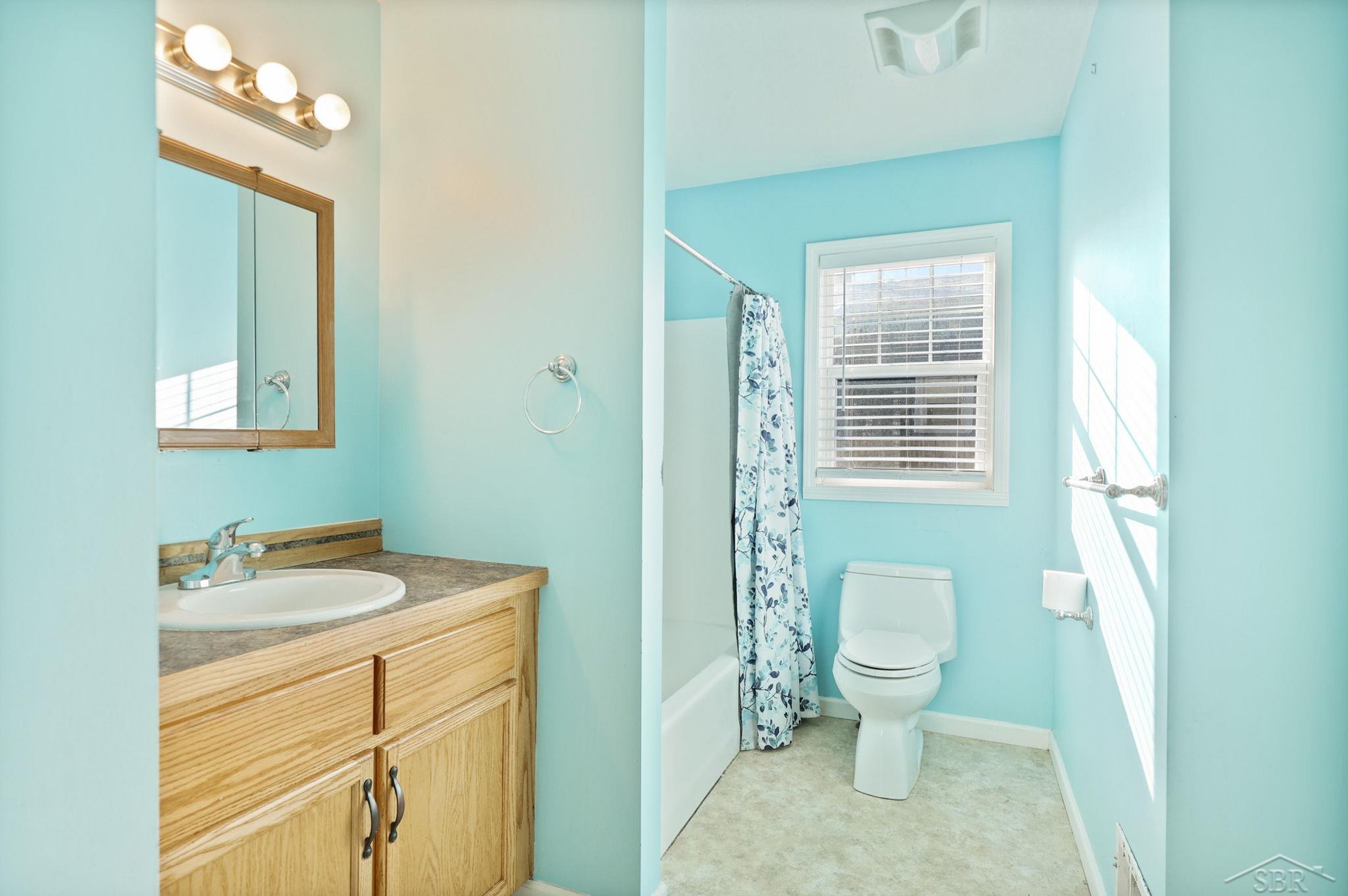 606 Wilson Street Bay City, MI 48708 - Photo 11 of 24 50195619-a7c63bb2-4323-4710-a6eb-59f764c641e1.JPG