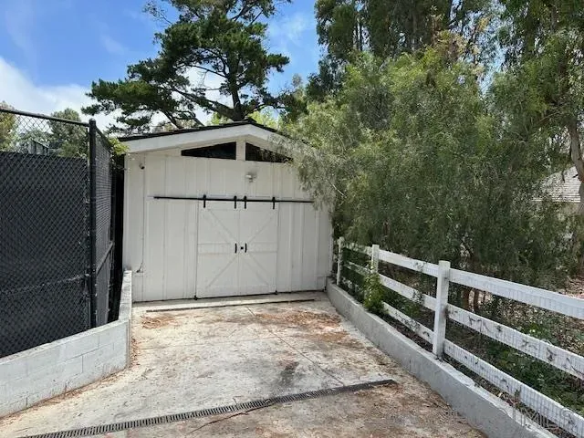 a view of a garage