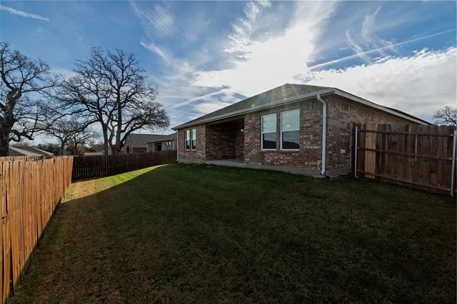 $329,500 | 953 Ben Drive, Springtown, TX 76082