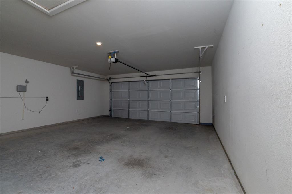 953 Ben Drive Springtown, TX 76082 - Photo 32 of 38 a view of a garage