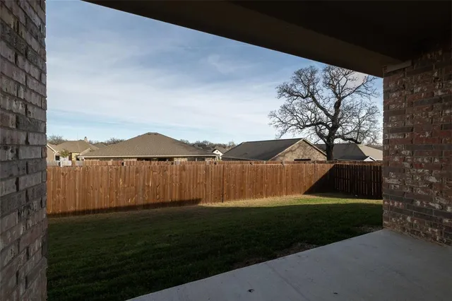 $319,500 | 953 Ben Drive, Springtown, TX 76082