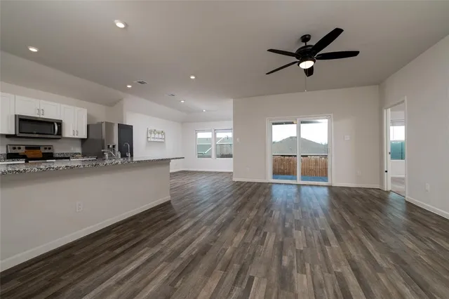 $329,500 | 953 Ben Drive, Springtown, TX 76082