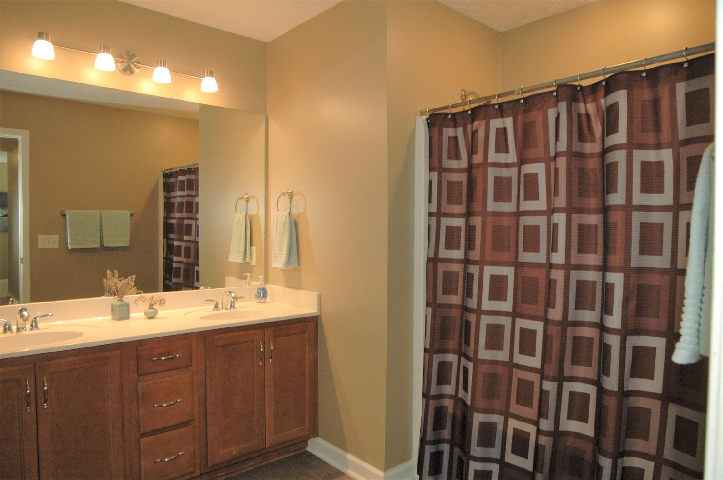 974 South Ridge Trail Clarksville, TN 37043 - Photo 18 of 30 Upstairs bath with double vanities