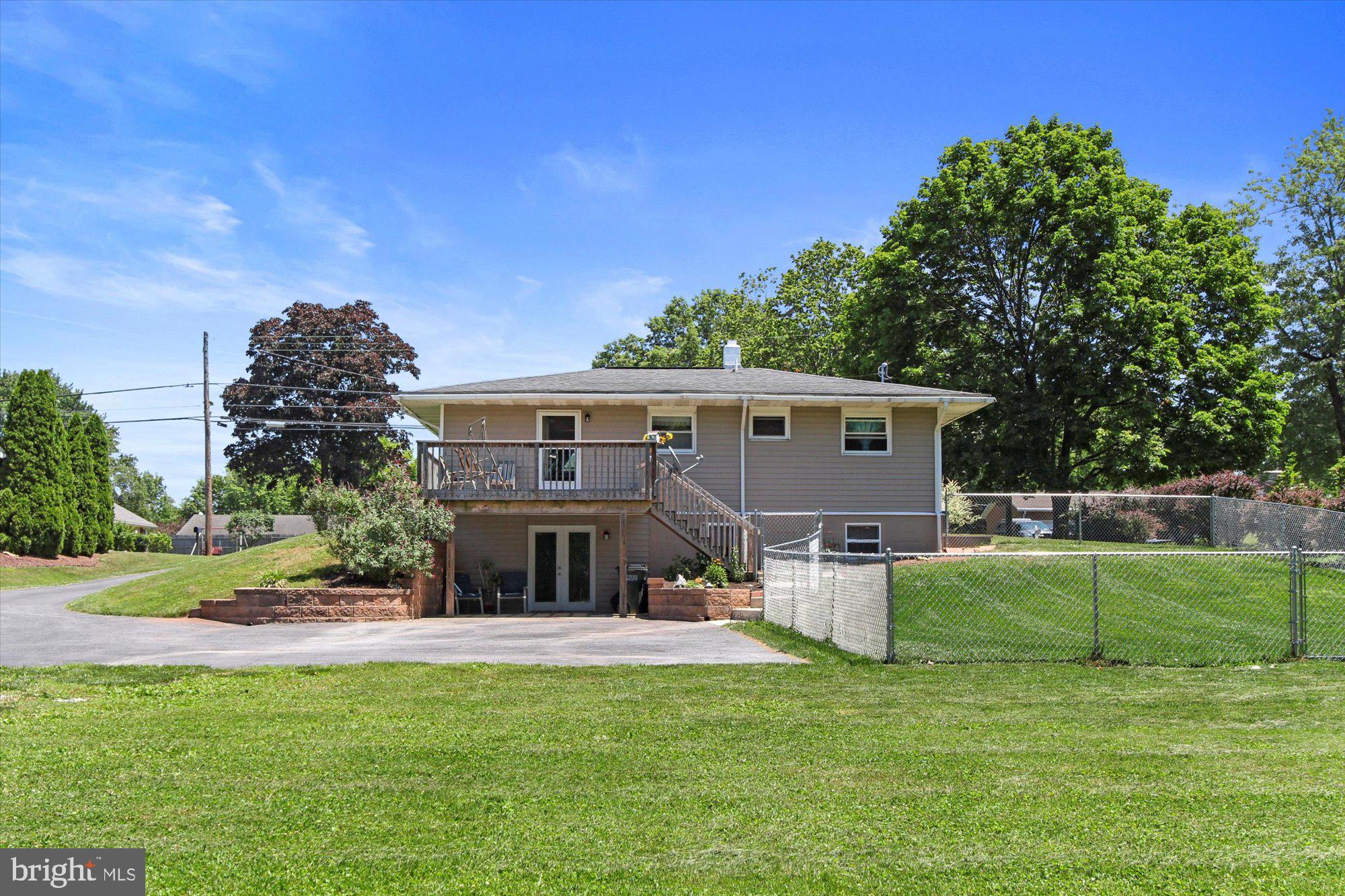 2325 Loucks Road York, PA 17408 - Photo 25 of 27 Gallery Image 25
