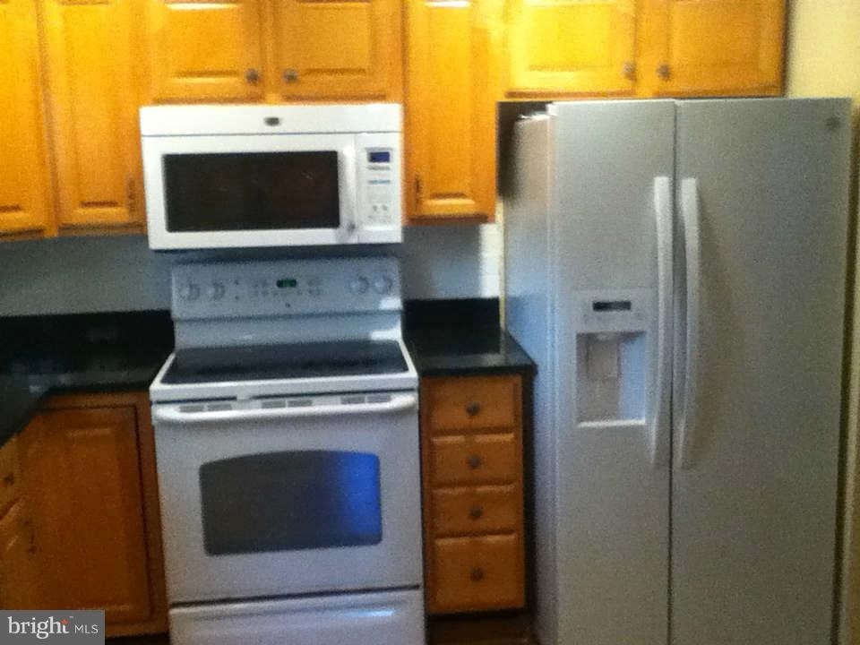 18408 Cabin Road Triangle, VA 22172 - Photo 22 of 23 Kitchen