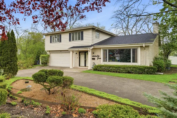 $659,000 | 75 Eastwood Drive, Deerfield, IL 60015