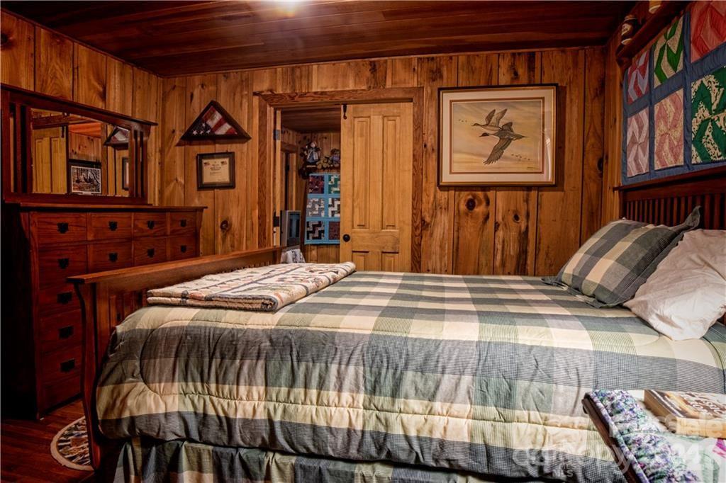 2736 Howell Branch Road Green Mountain, NC 28740 - Photo 19 of 44