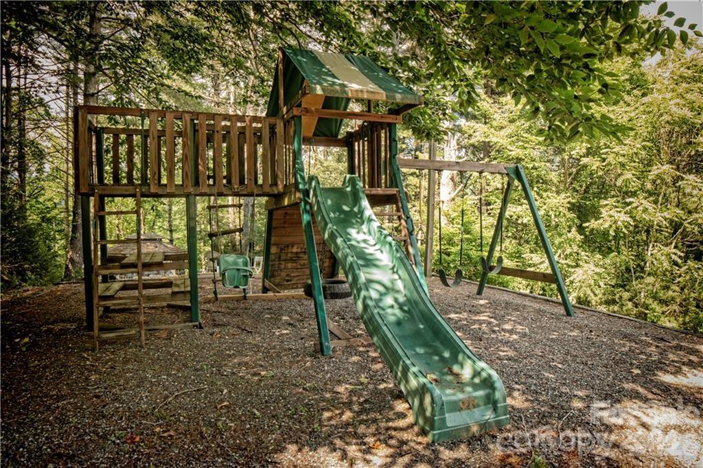 2736 Howell Branch Road Green Mountain, NC 28740 - Photo 32 of 44