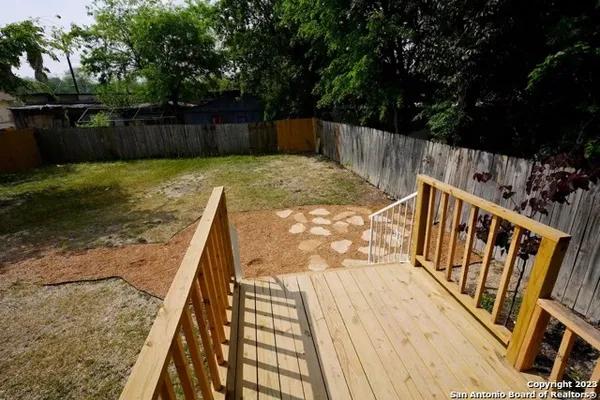 $1,500 | 522 West Ridgewood Court, San Antonio, TX 78212