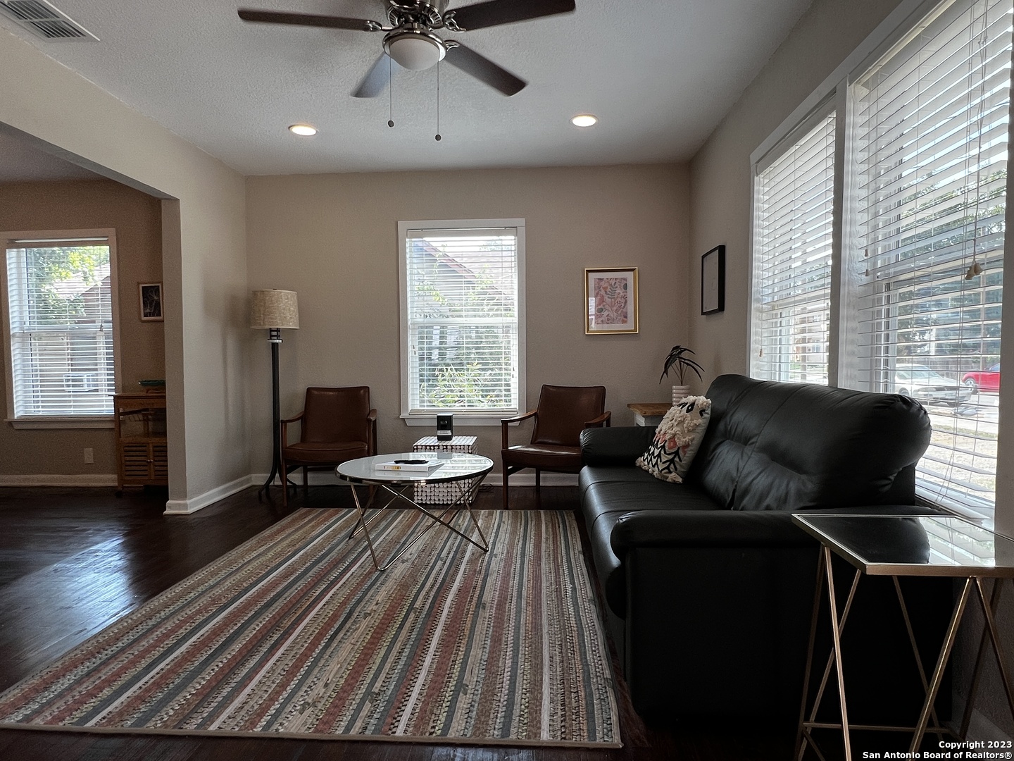 522 West Ridgewood Court San Antonio, TX 78212 - Photo 2 of 15