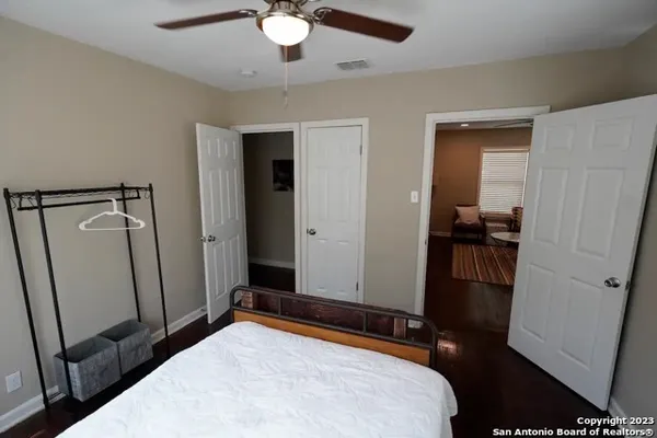 $1,500 | 522 West Ridgewood Court, San Antonio, TX 78212