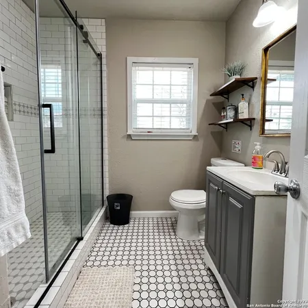 $1,500 | 522 West Ridgewood Court, San Antonio, TX 78212