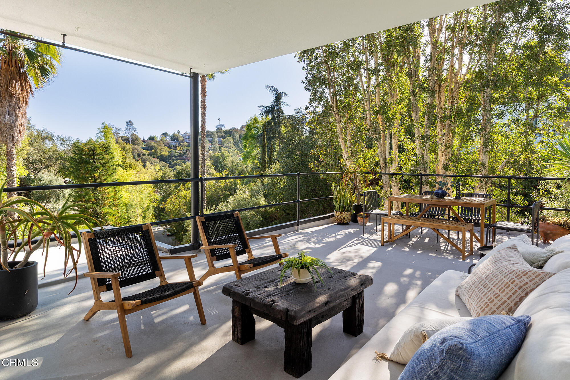 412 Glen Holly Drive Pasadena, CA 91105 - Photo 10 of 18 a outdoor living space with furniture