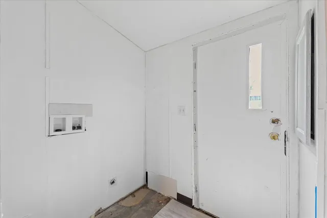 $22,000 | 353 West Monroe Street, Unit M13, Monticello, IL 61856