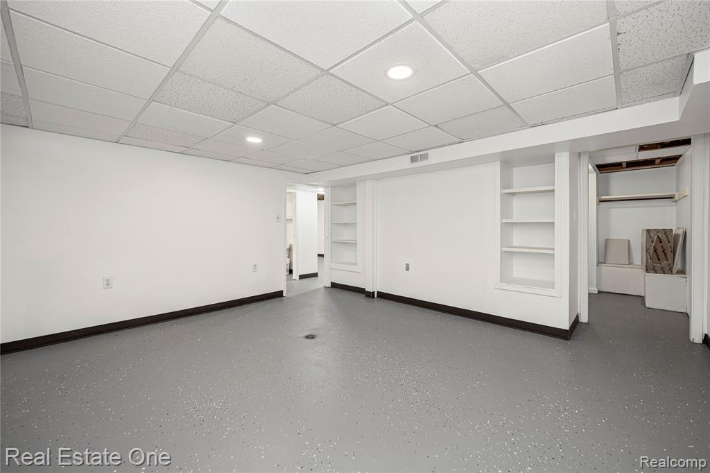 4296 Frazho Road Warren, MI 48091 - Photo 21 of 39