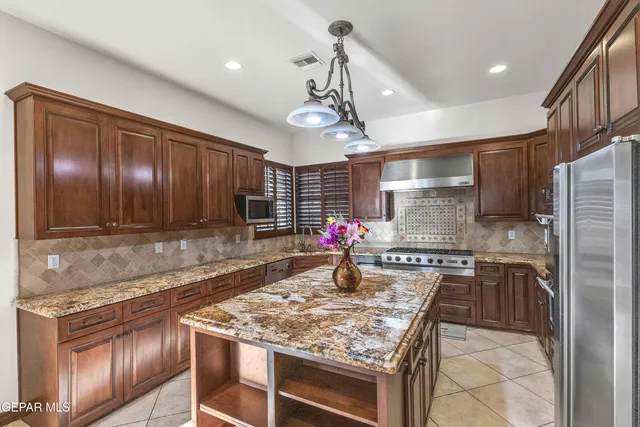 $795,000 | 41 Sun Point Lane, El Paso, TX 79912