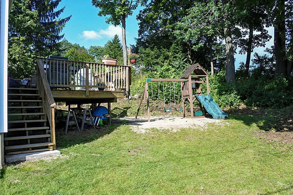 44 Evergreen Avenue Rutland, VT 05701 - Photo 2 of 40